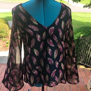 Izzy & Lola bell sleeve sheer top